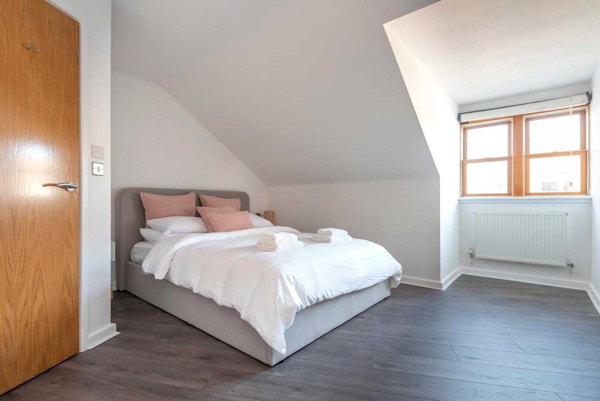 The Loft - Spacious Luxury 2 Bed 2 Bath With Free Secure Parking And Tube Close By London Eksteriør bilde